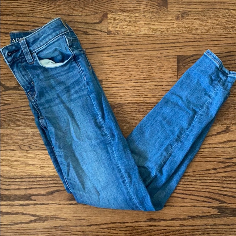 Light wash denim skinny jeans